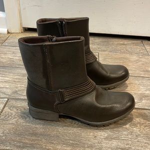 Clarks Women’s ankle boots size 8.5